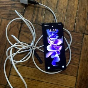 Samsung flip 3 unlocked 128gb